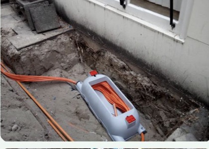 Fiber duct box prepared beside an urban route